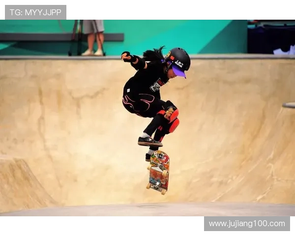 杭州攀岩队在滑板精英赛中的团队协作表现分析与点评