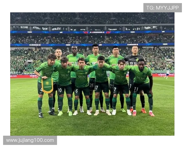 中国与卡塔尔足球友谊赛激战正酣双方互交白卷零比零平局收场